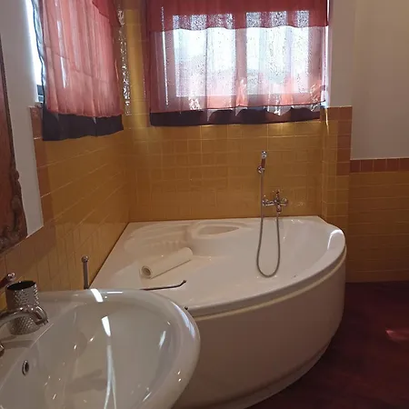 A&c Gold Diamond Apartment *